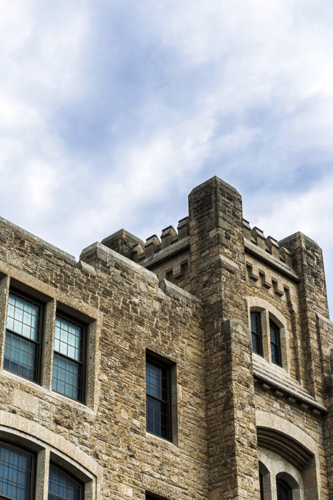 How Brick Pointing Controls Efflorescence