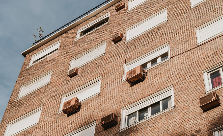 What Role Does Brick Pointing Play in Seismic Retrofitting?