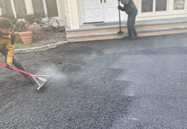 Asphalt Driveway and Black Top Manhattan​