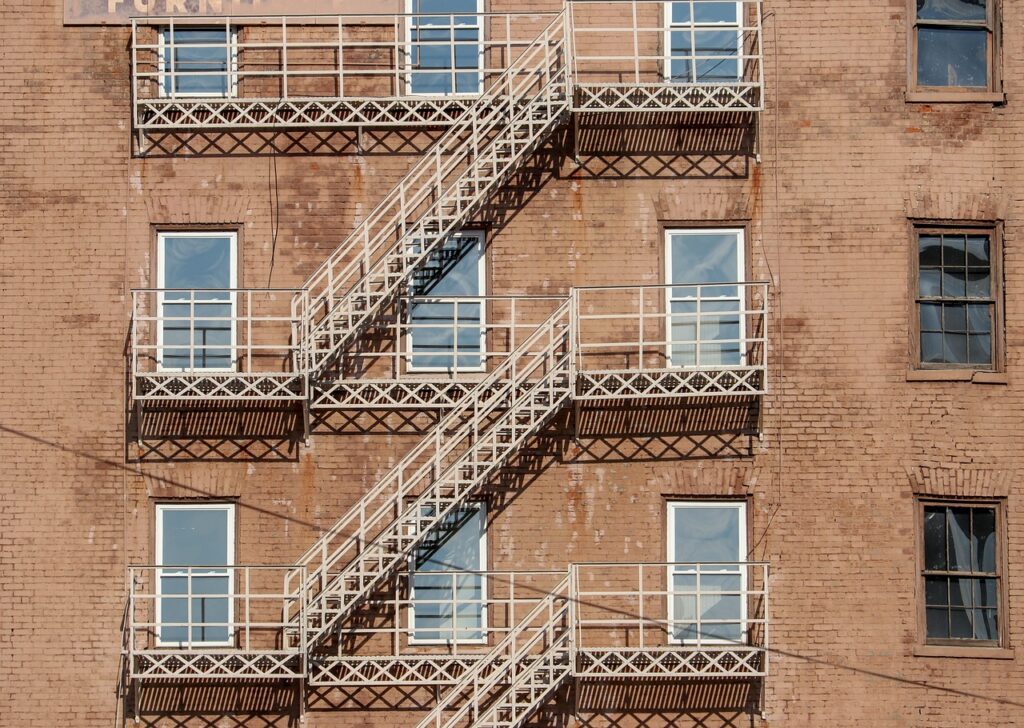 Key Features of Pressurized Escape Systems Key Features of Pressurized Escape Systems