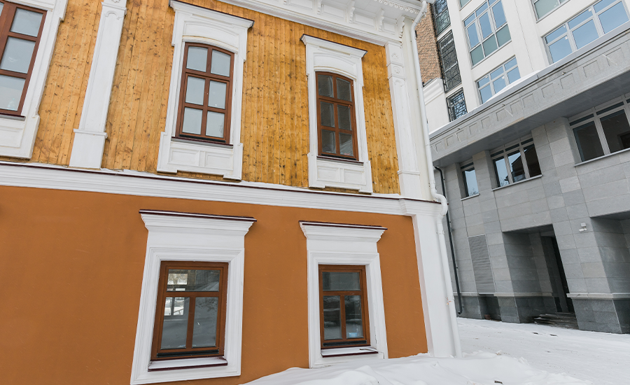 Winter maintenance for stucco walls in NYC with snow, moisture protection, and crack prevention.